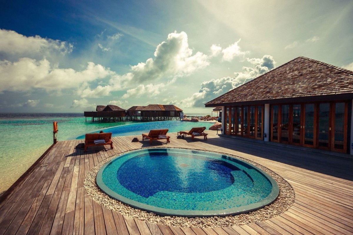 Lily Beach Resort & Spa at Huvahendhoo — фото 3